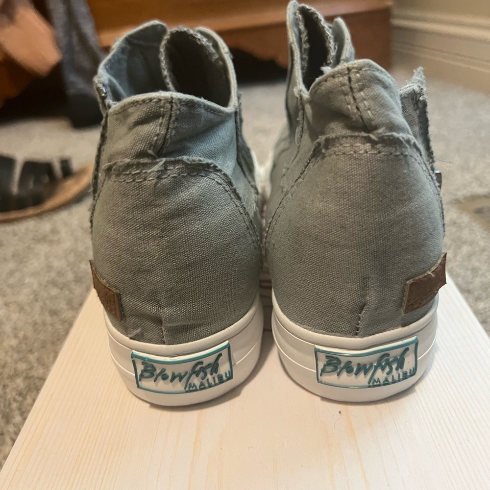 Blowfish Malibu Mamba Sneakers Size 9